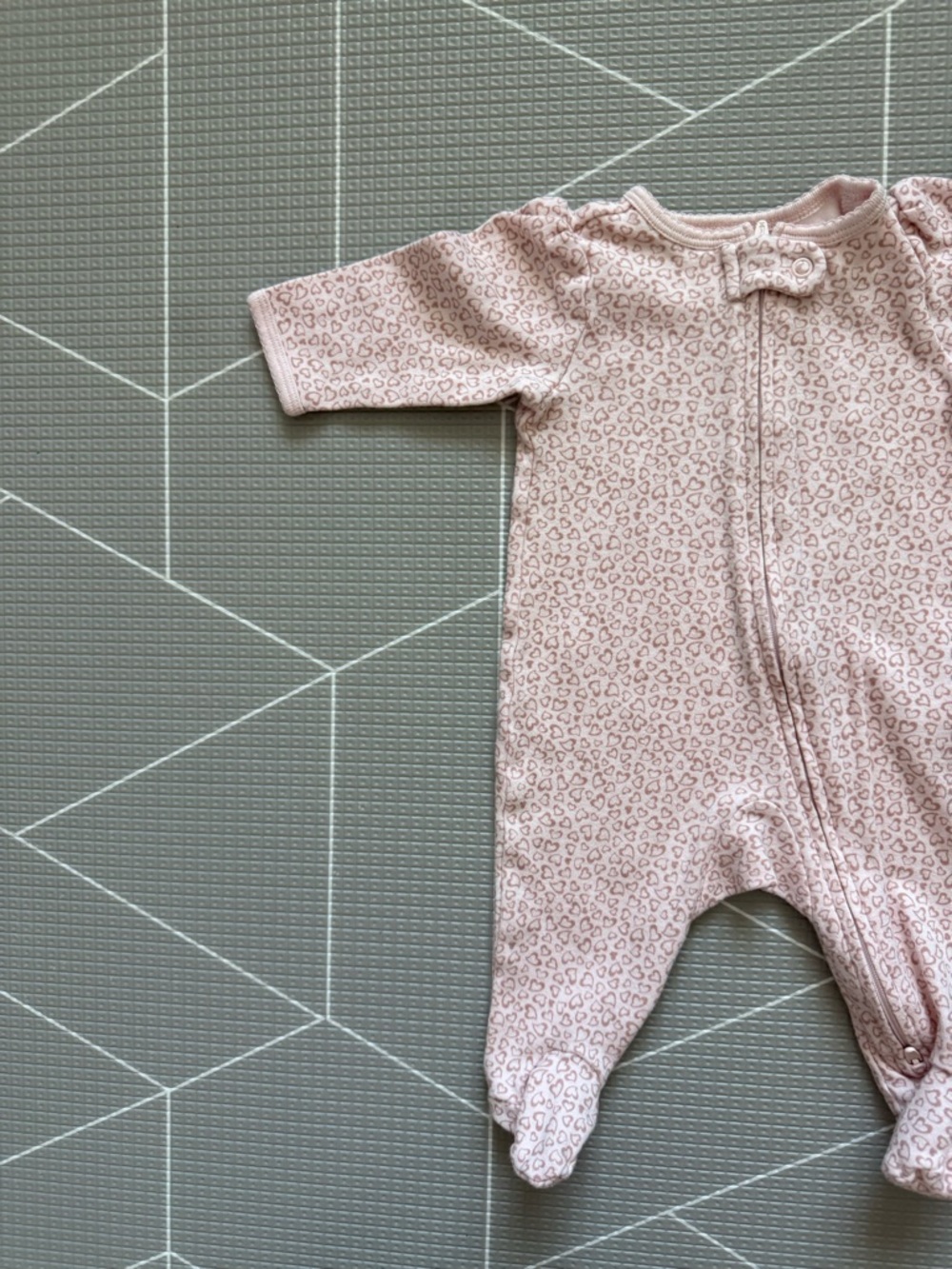 Carters|Baby girl long sleeve footies,Pink Heart-Print/animal print•••3M,cute!